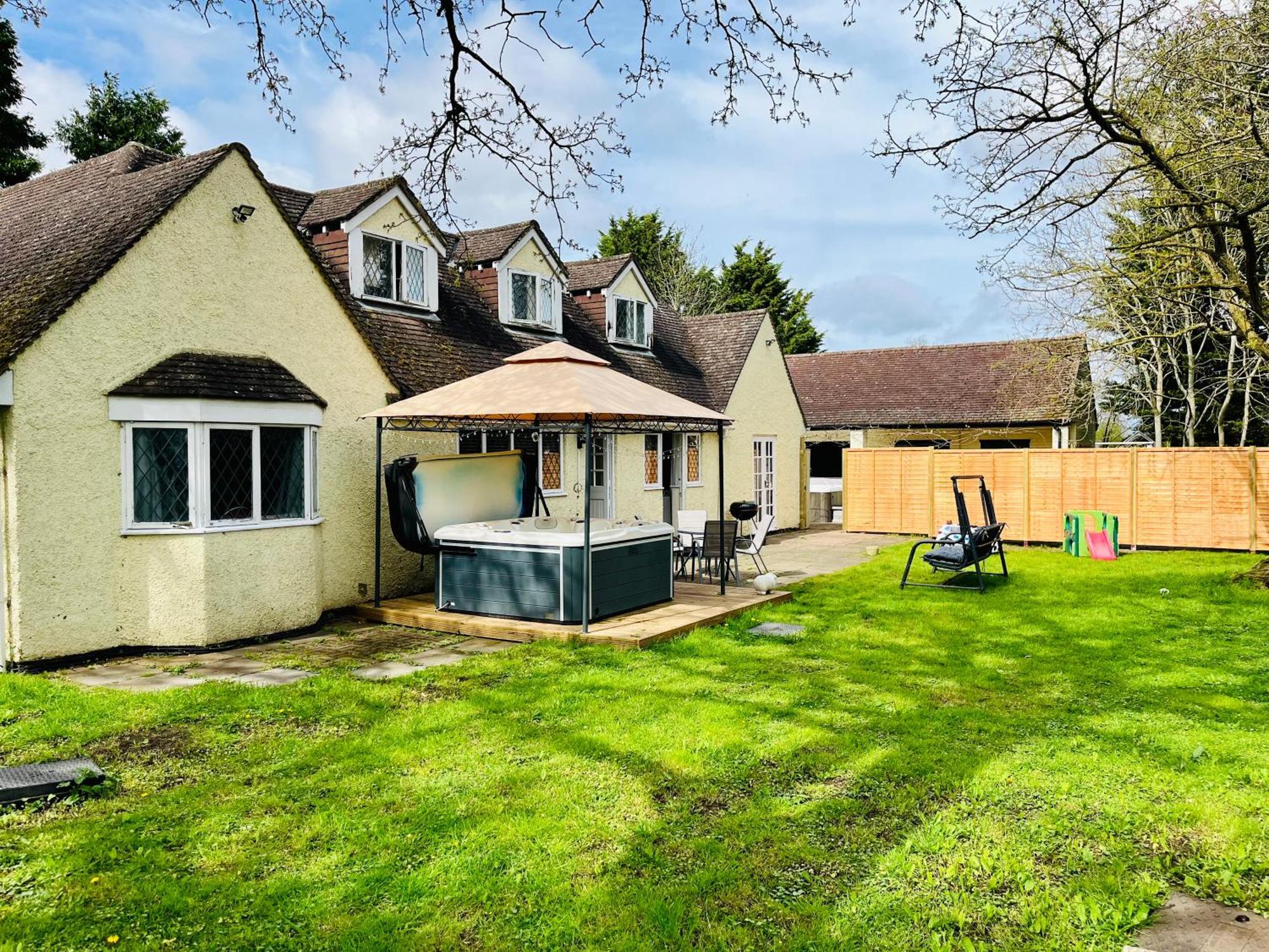 Rural Lodge Stay In Windsor! Hot Tub! Sleeps 20 Bray Extérieur photo