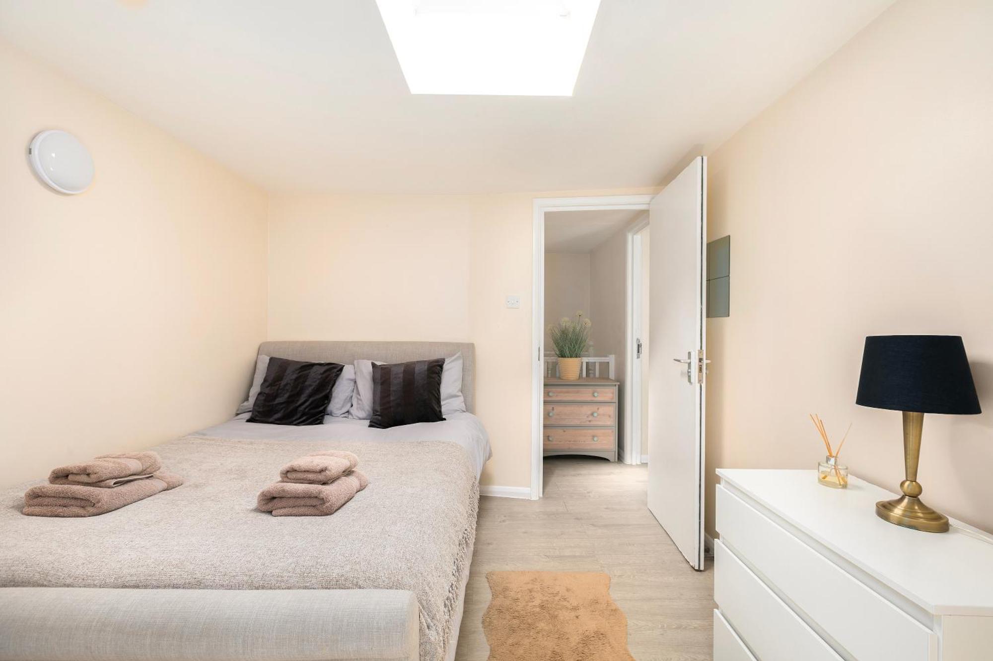 Rural Lodge Stay In Windsor! Hot Tub! Sleeps 20 Bray Extérieur photo