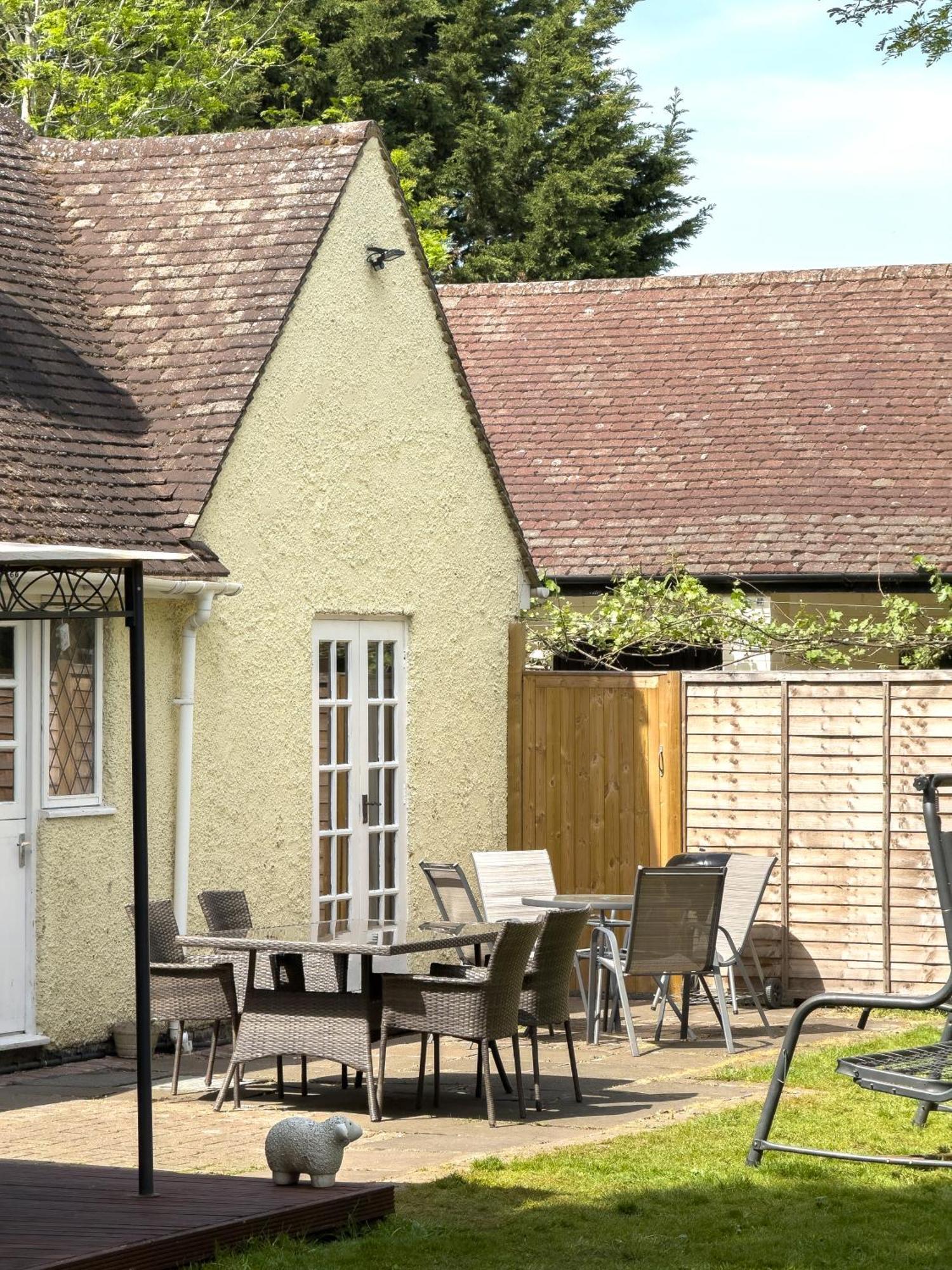 Rural Lodge Stay In Windsor! Hot Tub! Sleeps 20 Bray Extérieur photo