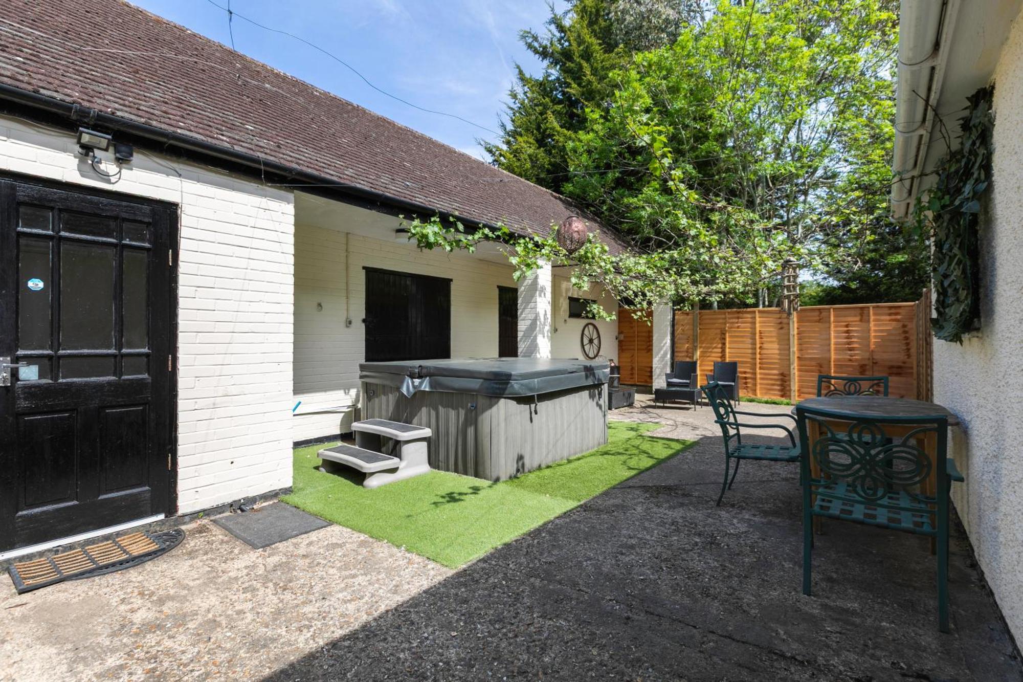 Rural Lodge Stay In Windsor! Hot Tub! Sleeps 20 Bray Extérieur photo