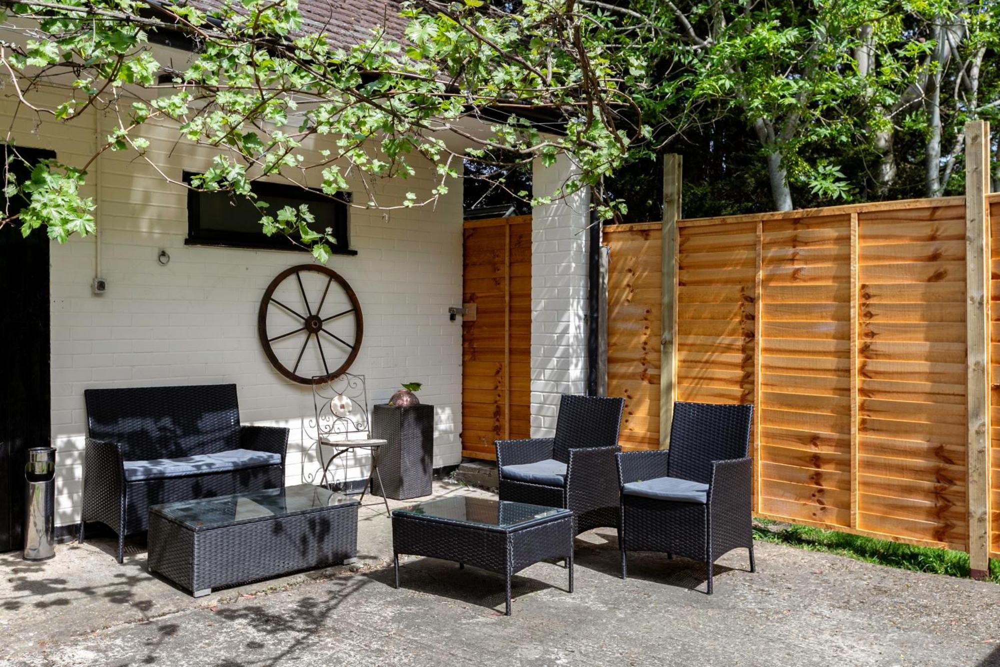 Rural Lodge Stay In Windsor! Hot Tub! Sleeps 20 Bray Extérieur photo