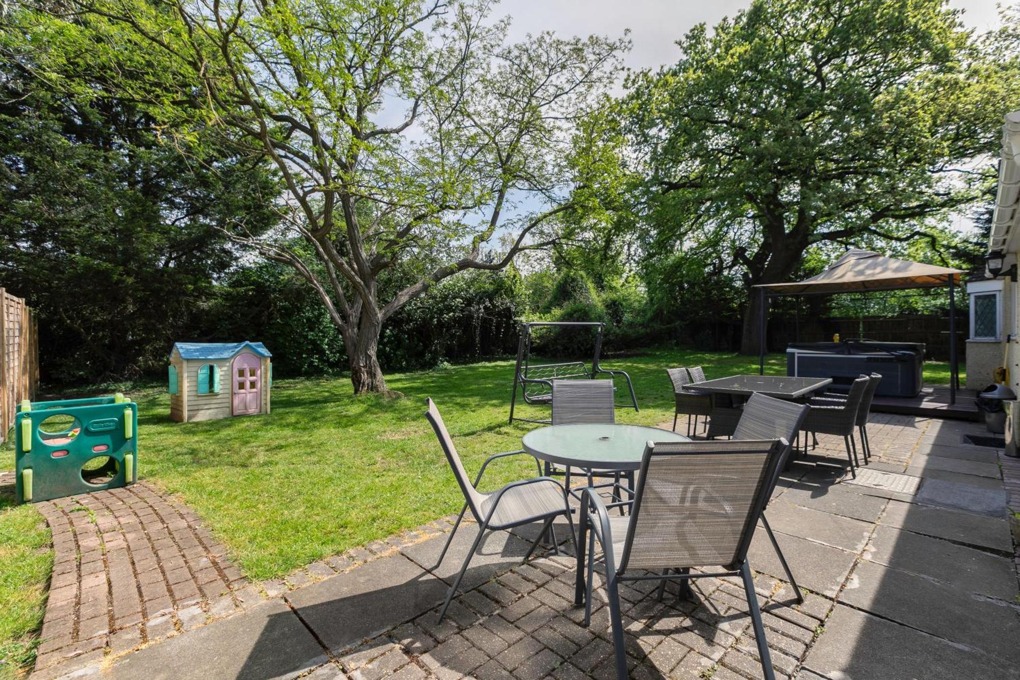 Rural Lodge Stay In Windsor! Hot Tub! Sleeps 20 Bray Extérieur photo