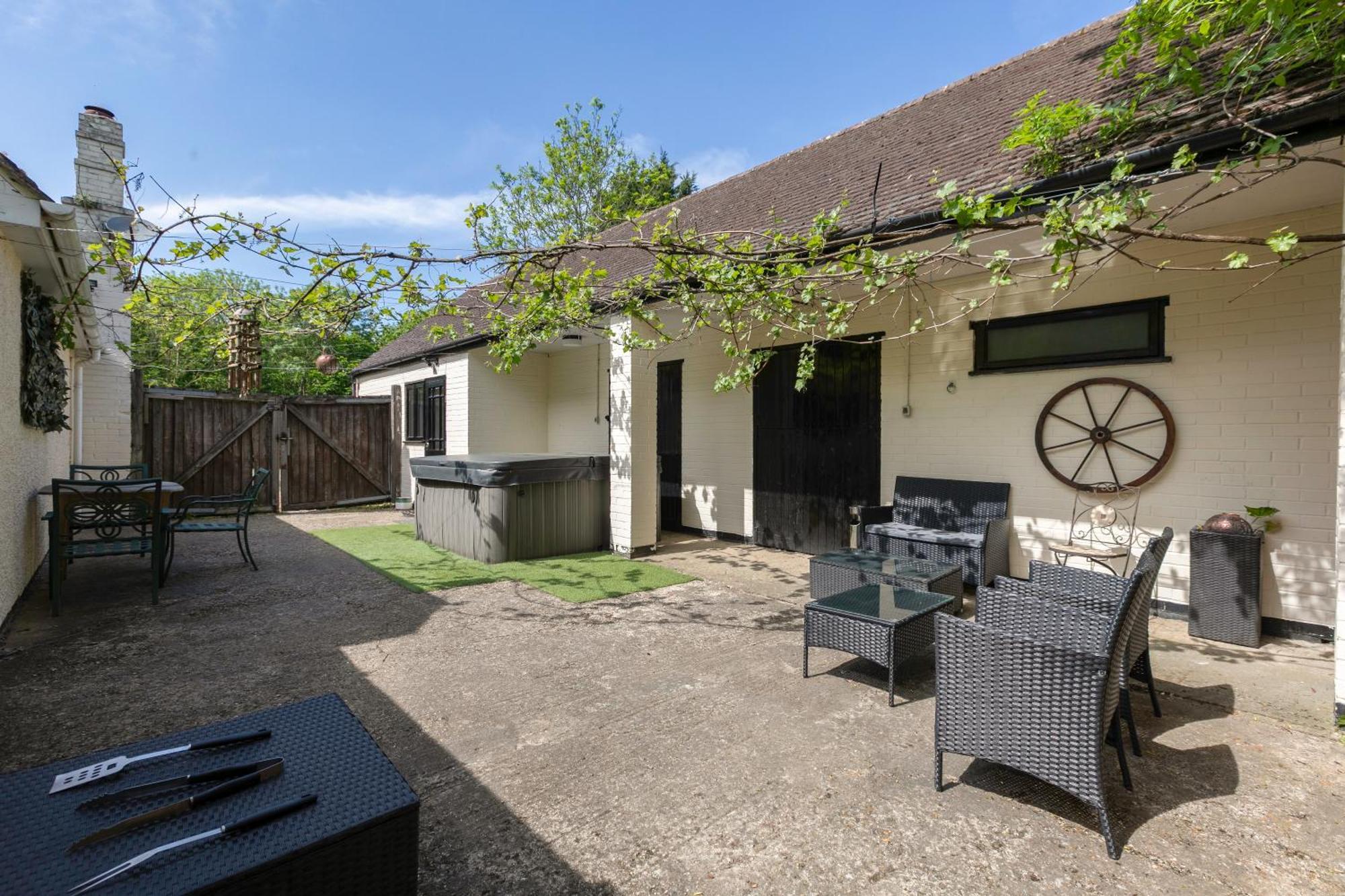 Rural Lodge Stay In Windsor! Hot Tub! Sleeps 20 Bray Extérieur photo