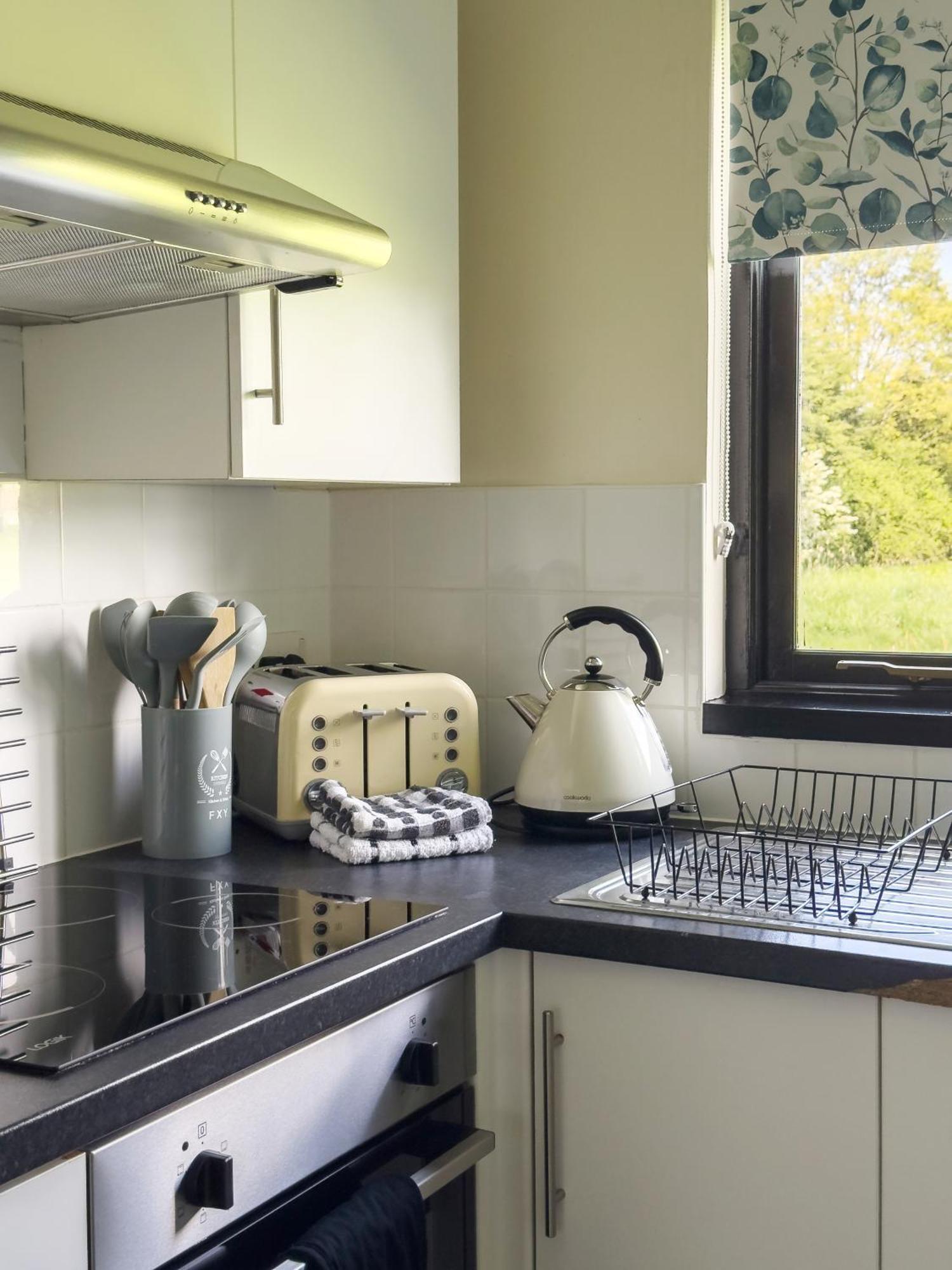 Rural Lodge Stay In Windsor! Hot Tub! Sleeps 20 Bray Extérieur photo