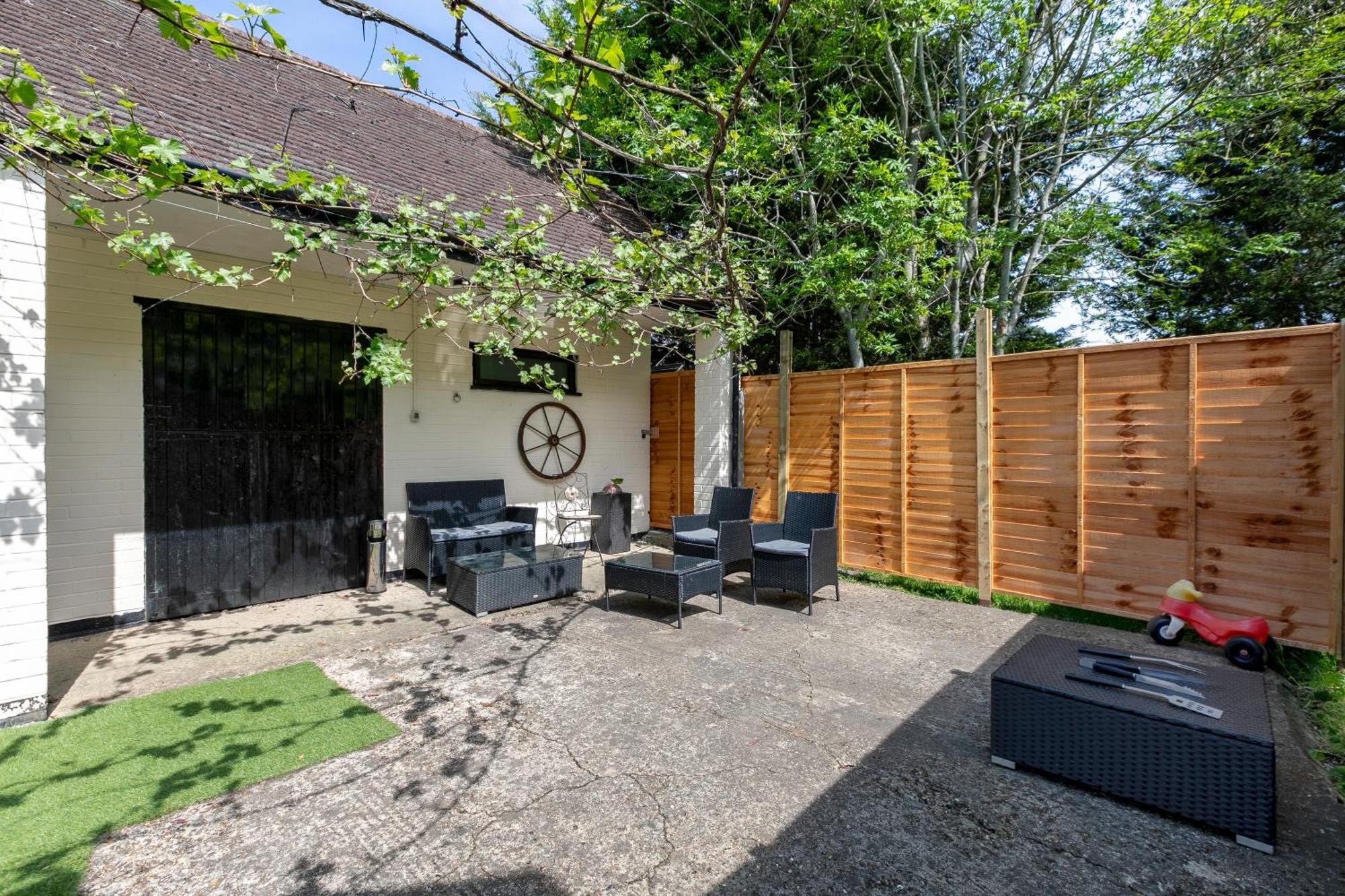 Rural Lodge Stay In Windsor! Hot Tub! Sleeps 20 Bray Extérieur photo